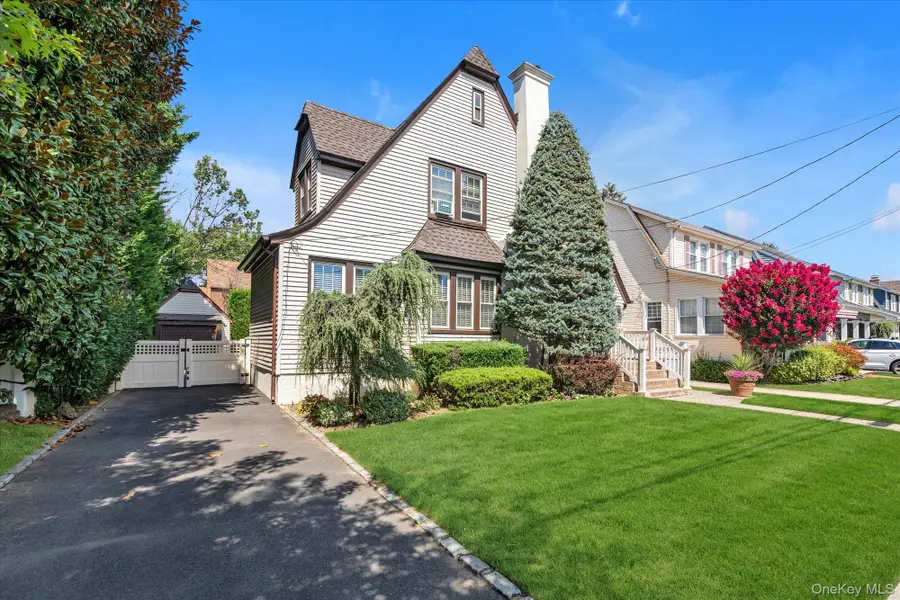 59 Manor Road, Lynbrook, NY 11563 - Image #2