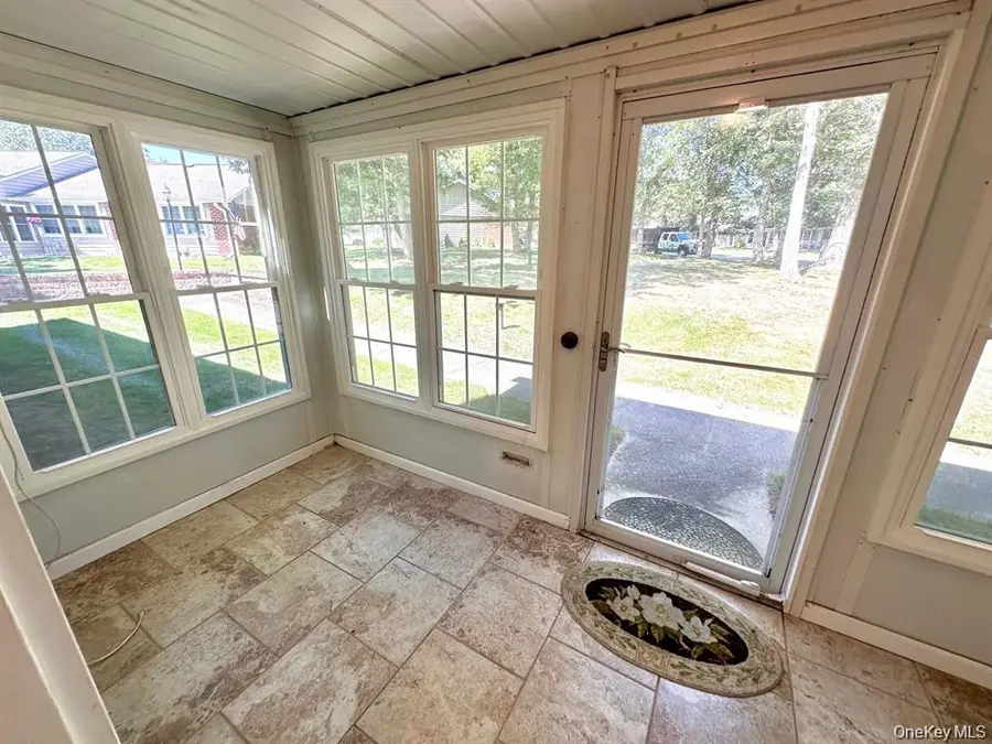 69B Enfield Court #B, Ridge, NY 11961 - Image #3