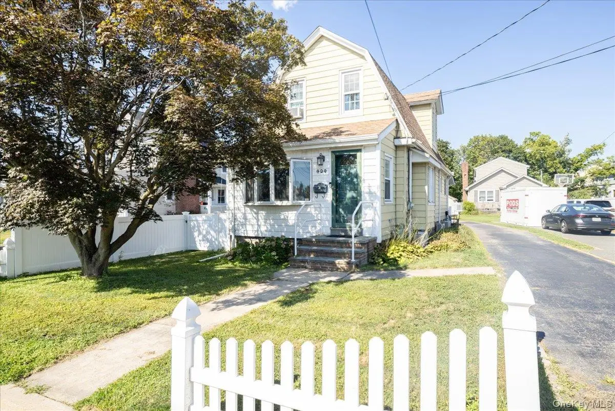 404 Silver Lane, Oceanside, NY 11572 - Image #1