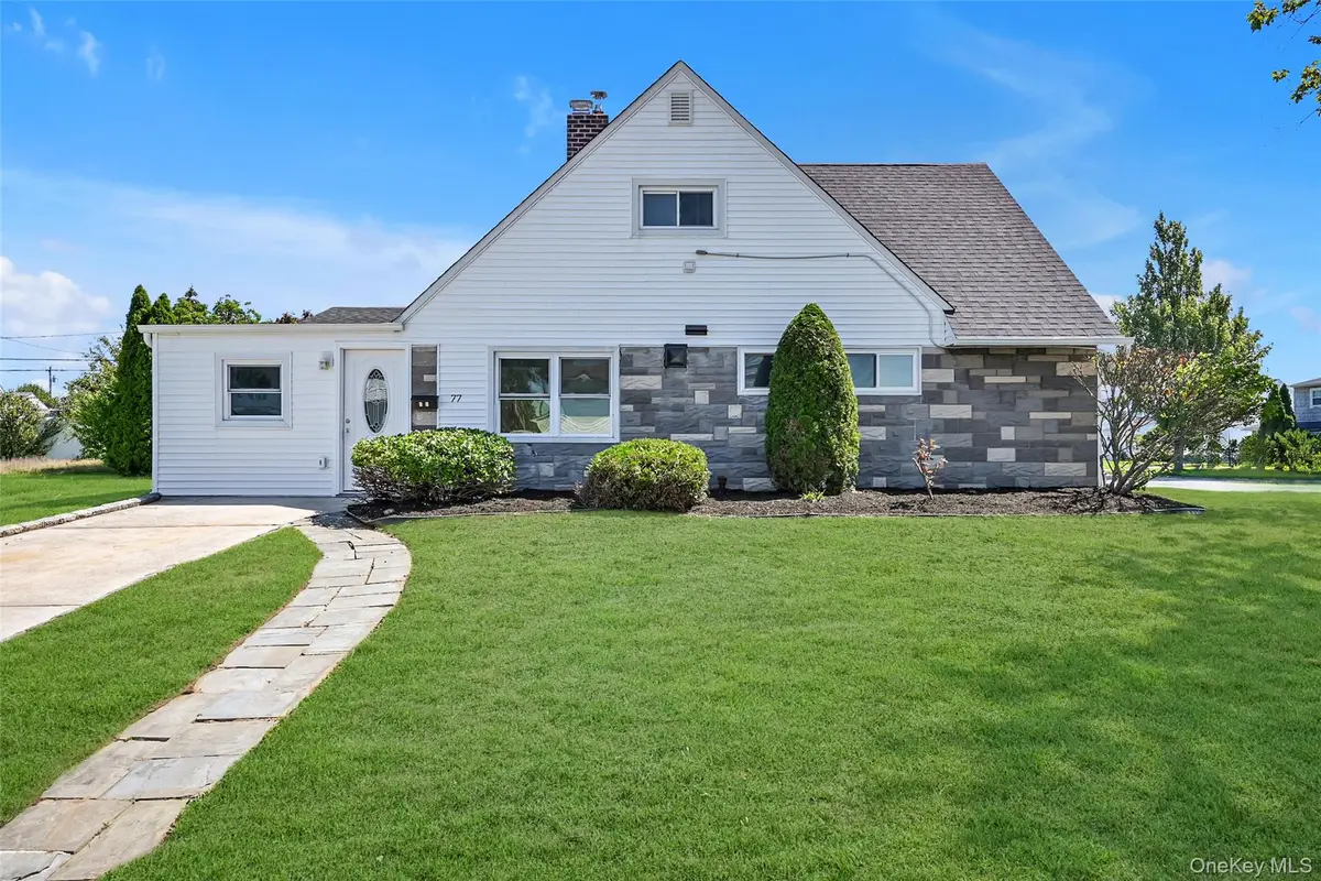 77 Autumn Lane, Hicksville, NY 11801 - Image #1