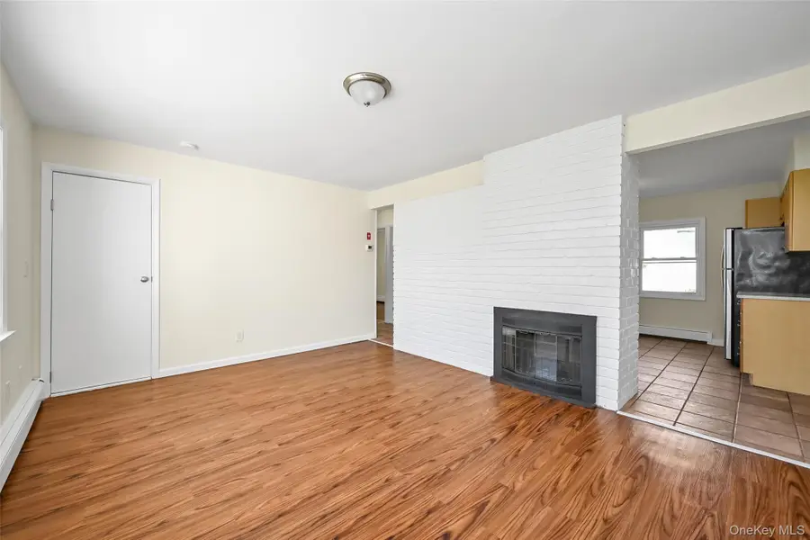 77 Autumn Lane, Hicksville, NY 11801 - Image #3