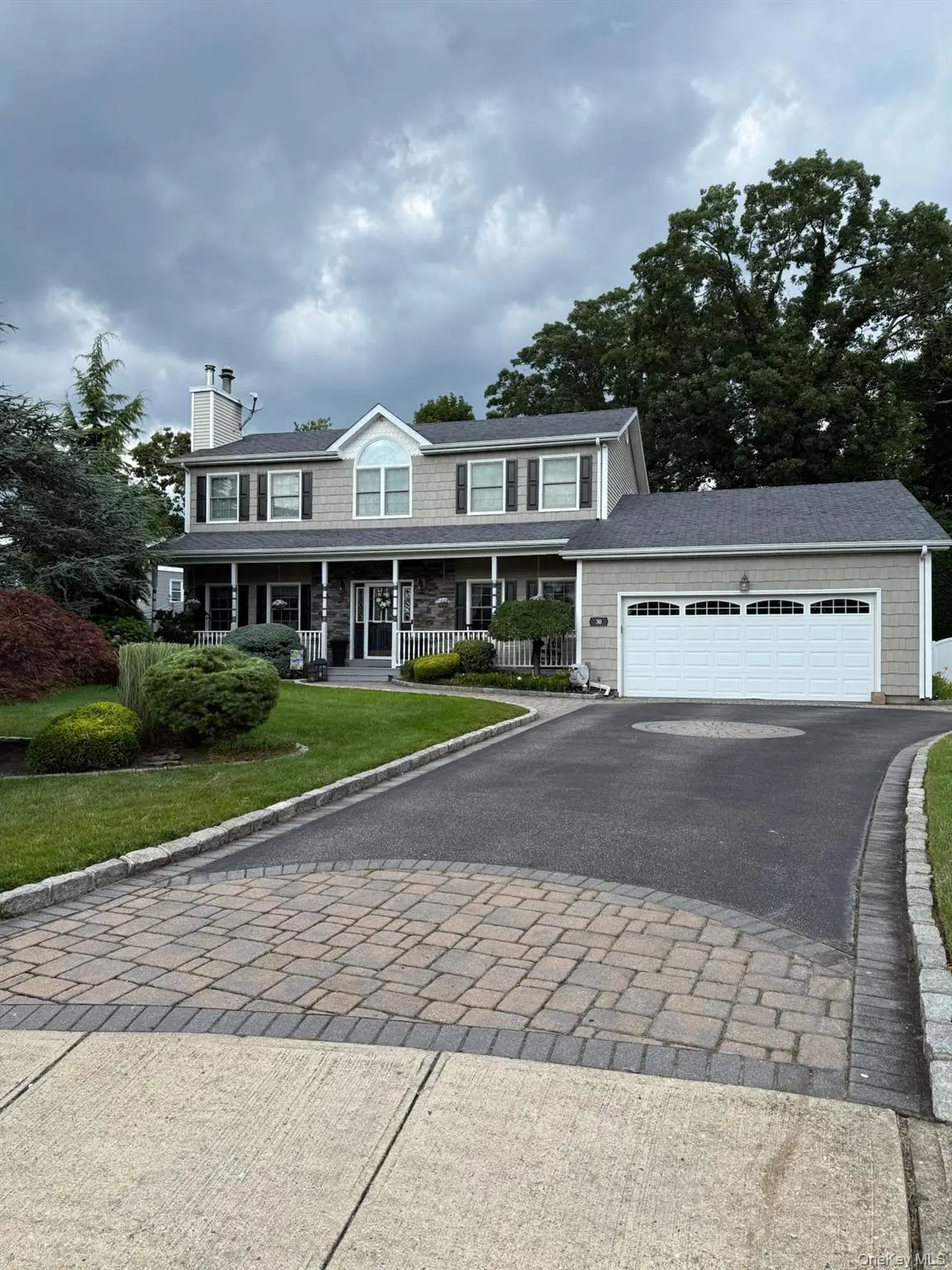 30 Rose Court, Lindenhurst, NY 11757 - Image #1