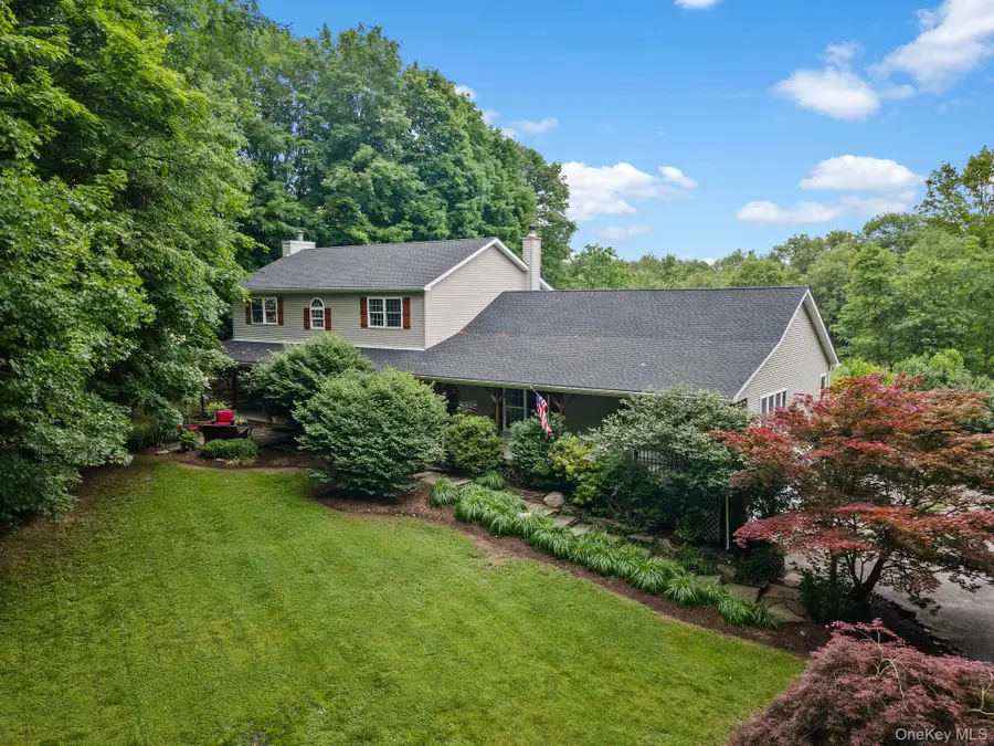 7 Van Keuren Avenue, Pine Bush, NY 12566 - Image #2