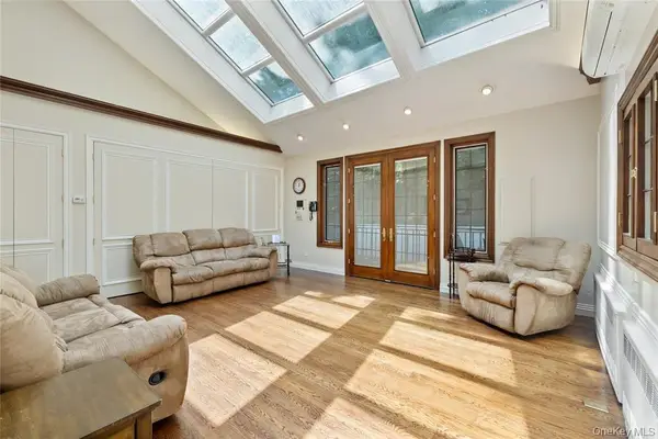 8 Harvest Court, Monsey, NY 10952