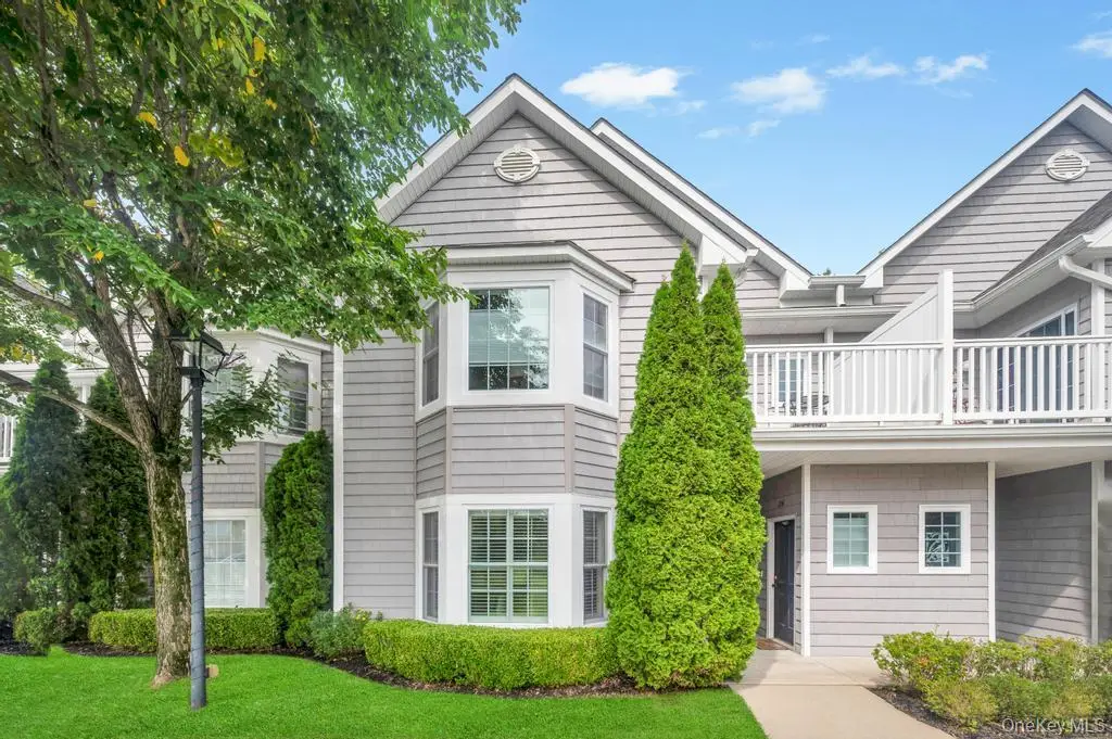 305 Okeefe Court, Oakdale, NY 11769 - Image #1