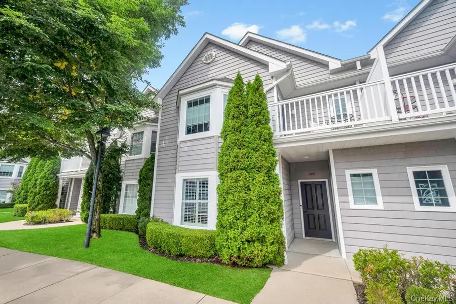 305 Okeefe Court, Oakdale, NY 11769 - Image #2