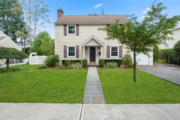 128 Charles Street, East Williston, NY 11596