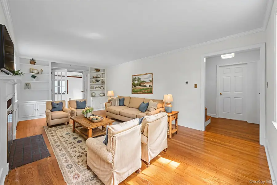 128 Charles Street, East Williston, NY 11596 - Image #2