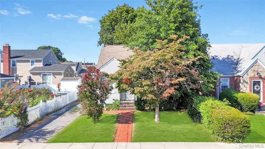 252 Lexington Avenue, West Hempstead, NY 11552 - Image #3