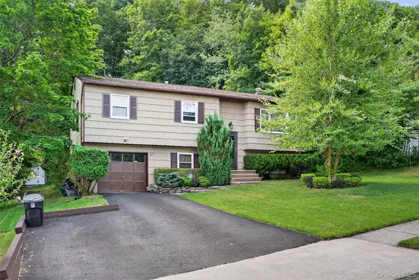 17 Half Hollow, Monroe, NY 10950