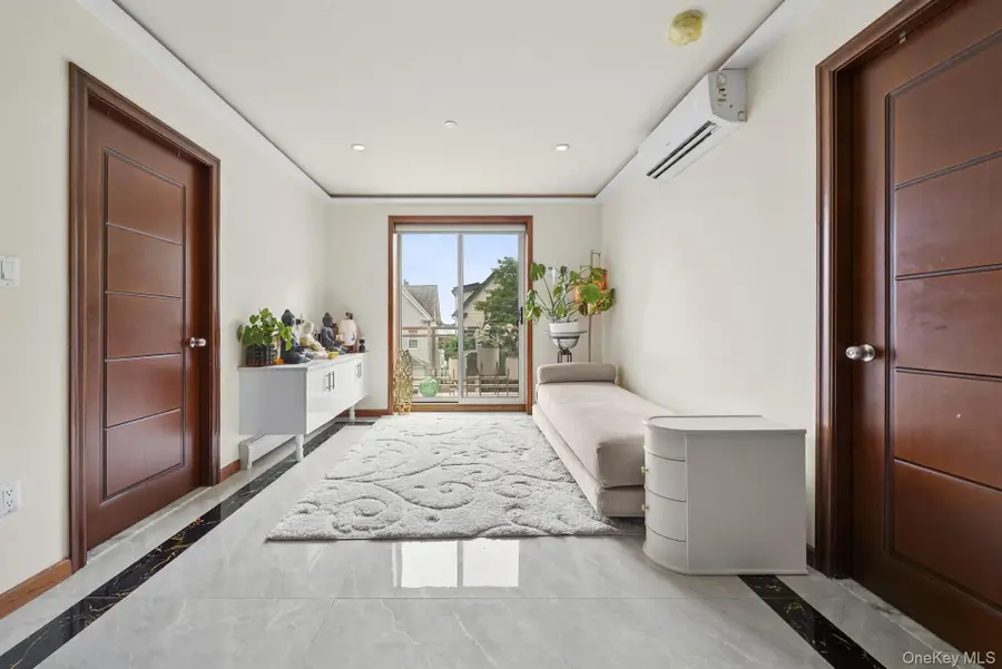 7425 43rd Avenue #3A, Elmhurst, NY 11373 - Image #2