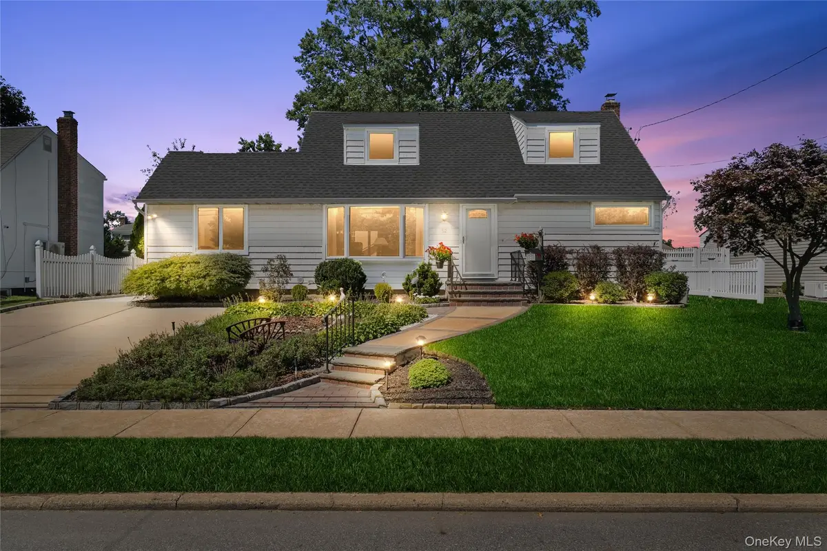 52 Westwood Road S, Massapequa Park, NY 11762 - Image #1