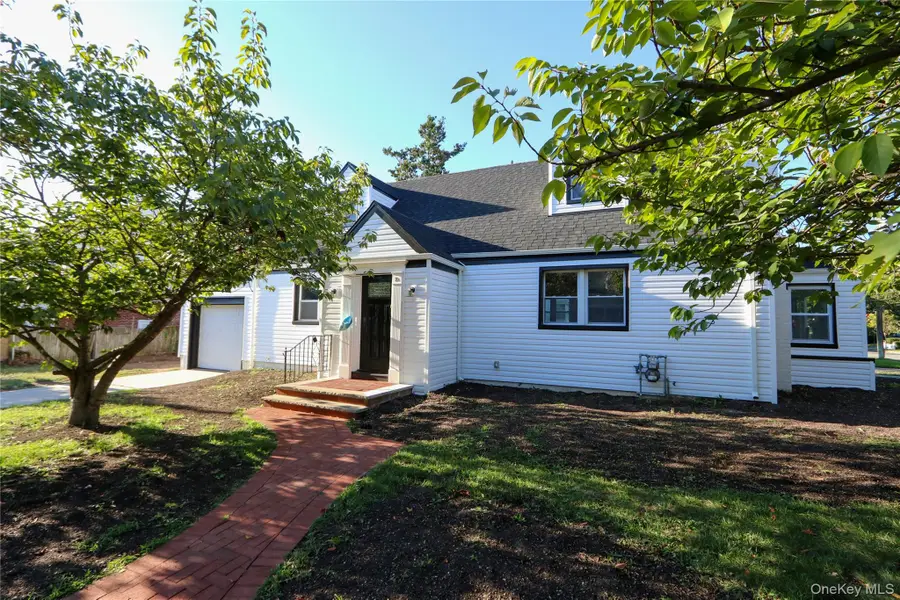 70 Morris Avenue, Malverne, NY 11565 - Image #2