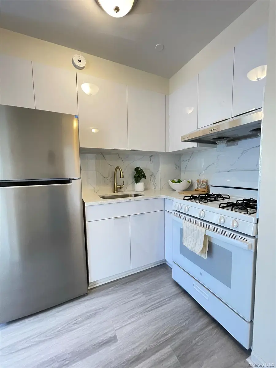 144-48 Roosevelt Avenue #3B, Flushing, NY 11354 - Image #3