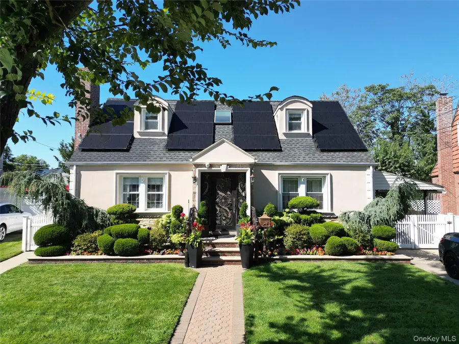 14 Plymouth Street, New Hyde Park, NY 11040 - Image #2