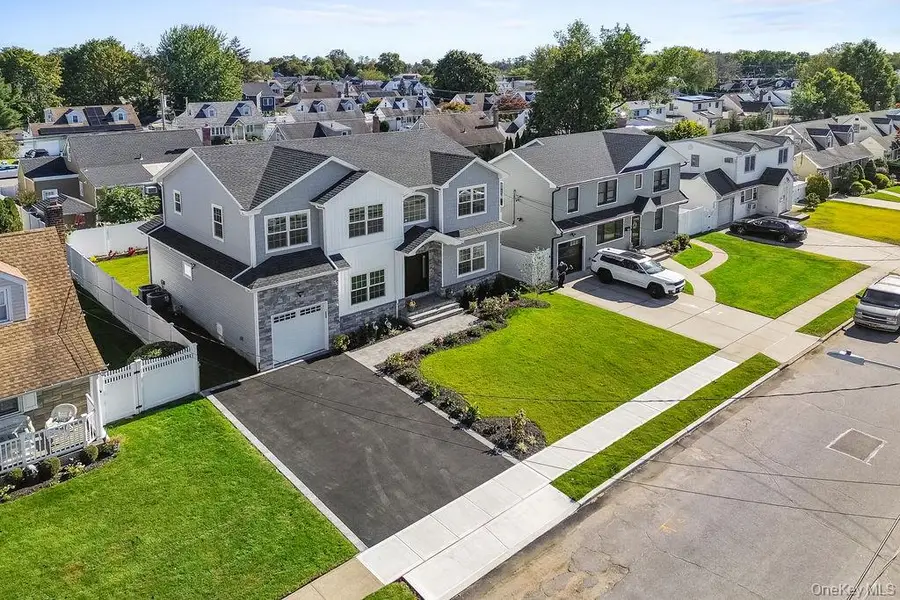 1890 Chester Drive, East Meadow, NY 11554 - Image #2