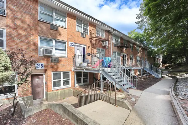 215 Kearsing Parkway, Monsey, NY 10952