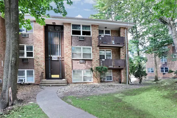 242 Kearsing Parkway #D, Monsey, NY 10952