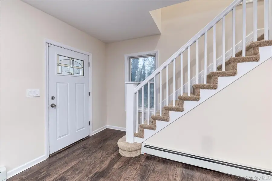 30170 Main Road, Cutchogue, NY 11935 - Image #2