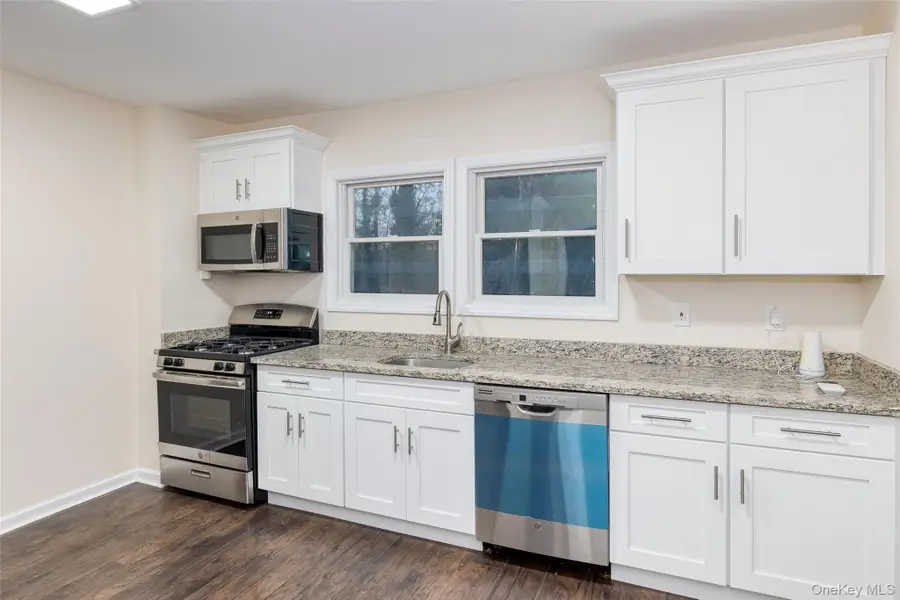 30170 Main Road, Cutchogue, NY 11935 - Image #3