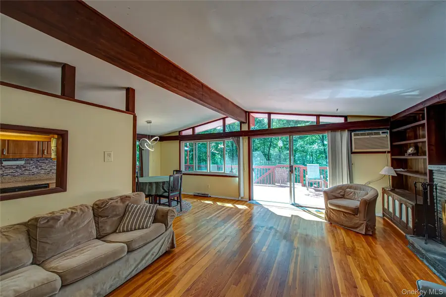 4 Captain Richards Lane, Fort Salonga, NY 11768 - Image #2