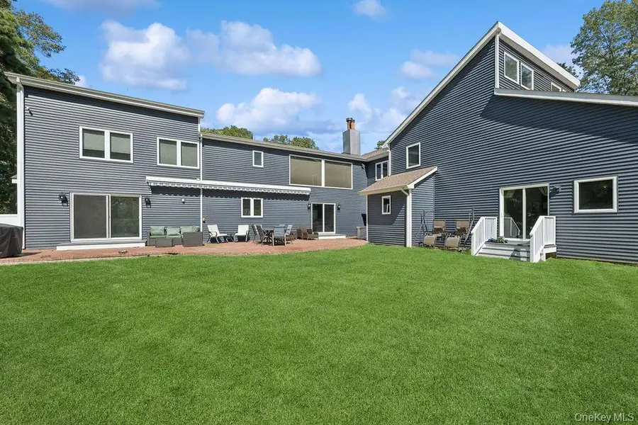 30 Lone Oak Path, Smithtown, NY 11787 - Image #3