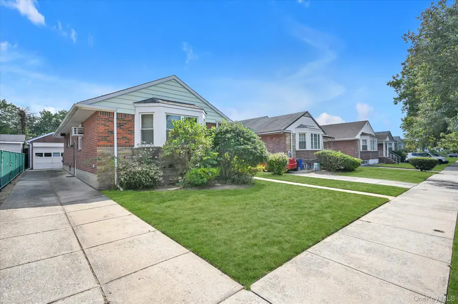 82-11 232nd Street, Bellerose Manor, NY 11427 - Image #3