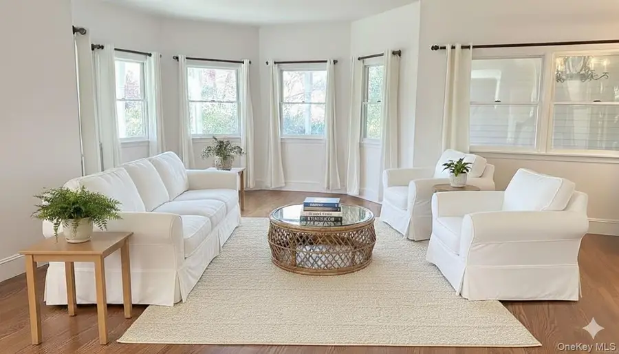 4 Skunk Hollow Road, Huntington, NY 11743 - Image #3