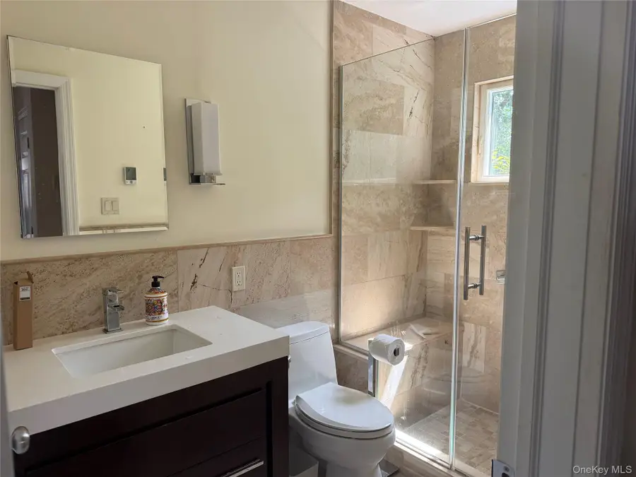 109 Cherry Drive W, Plainview, NY 11803 - Image #3