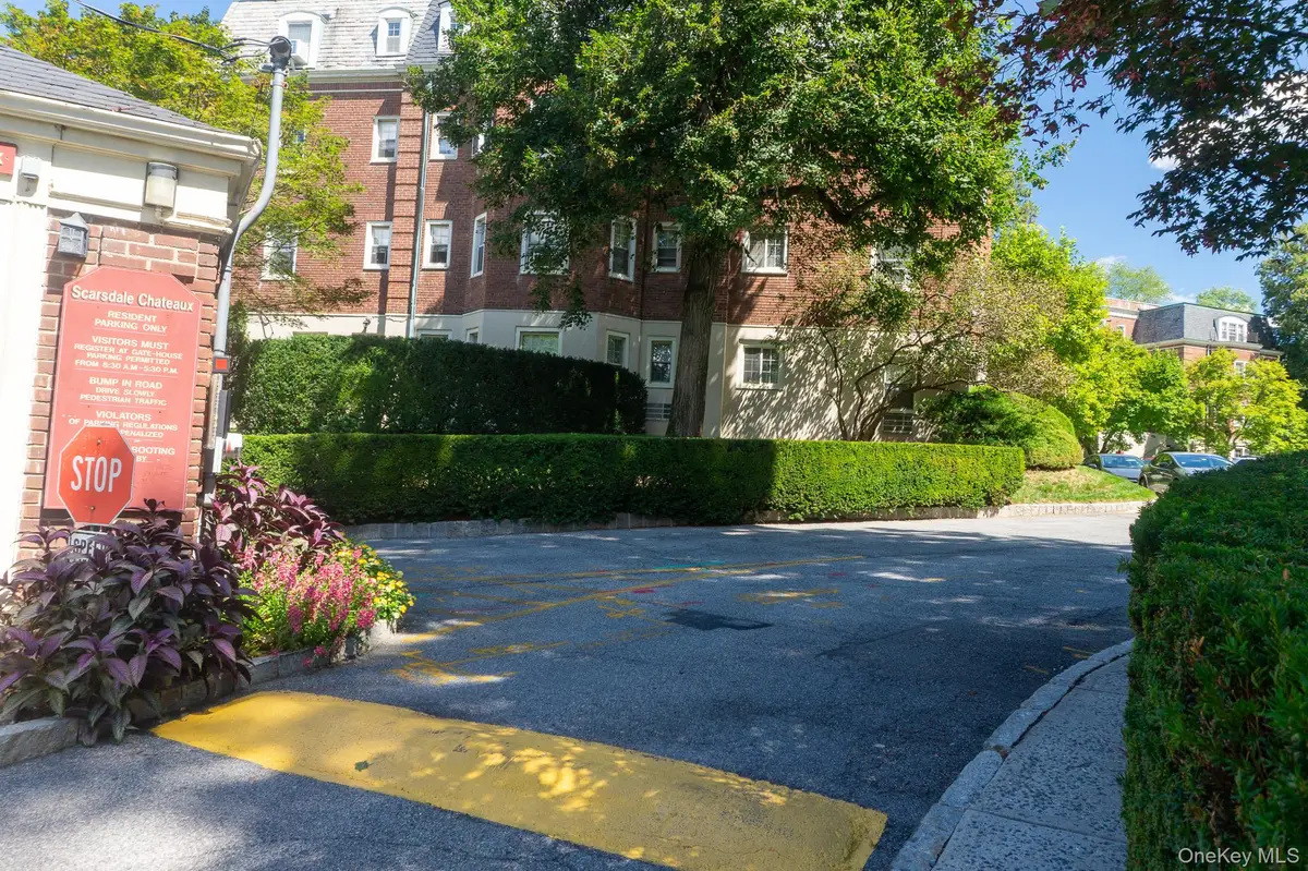 7 Chateaux Circle #7E, Scarsdale, NY 10583 - Image #1