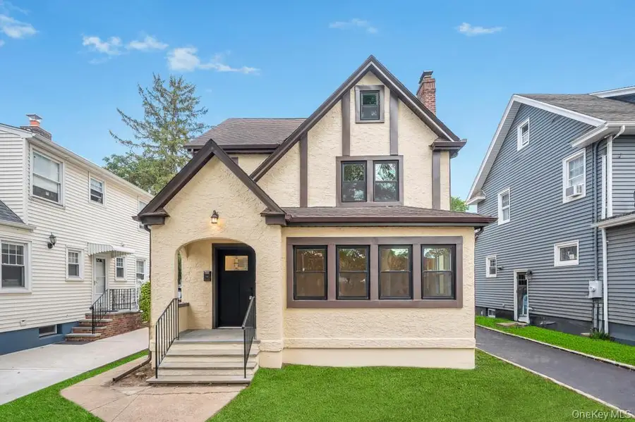 103 Calla Avenue, Floral Park, NY 11001 - Image #2