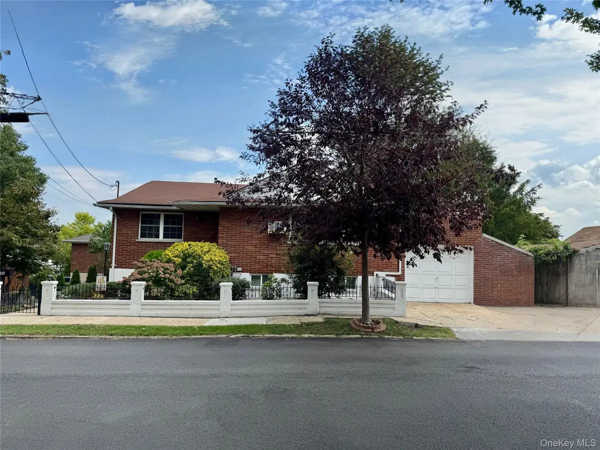 396 King Avenue, Bronx, NY 10464 - Image #1