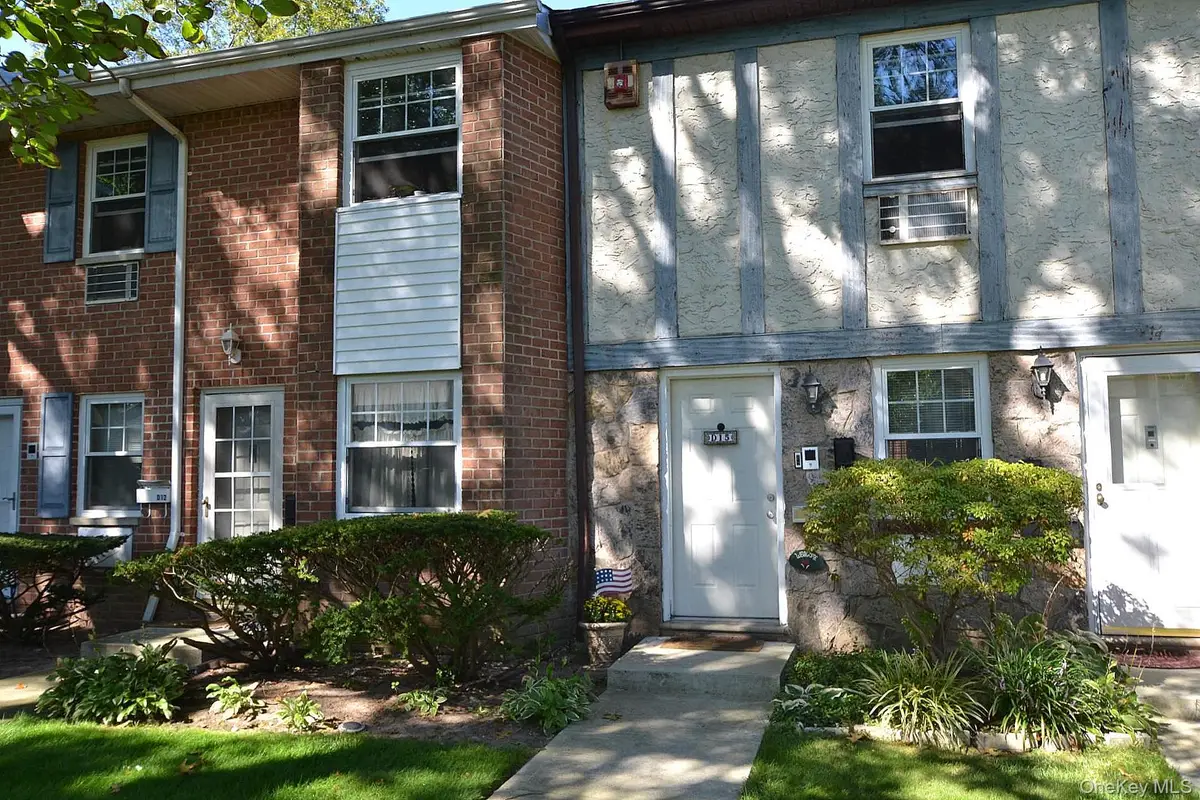 11 Glen Hollow Drive #D15, Holtsville, NY 11742 - Image #1