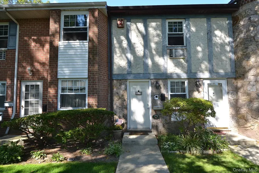 11 Glen Hollow Drive #D15, Holtsville, NY 11742 - Image #2