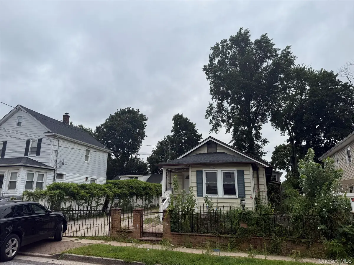 210 Dartmouth Street, Hempstead, NY 11550 - Image #1