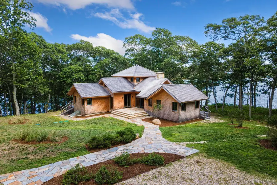 21 Thompson Road, Shelter Island, NY 11964 - Image #2