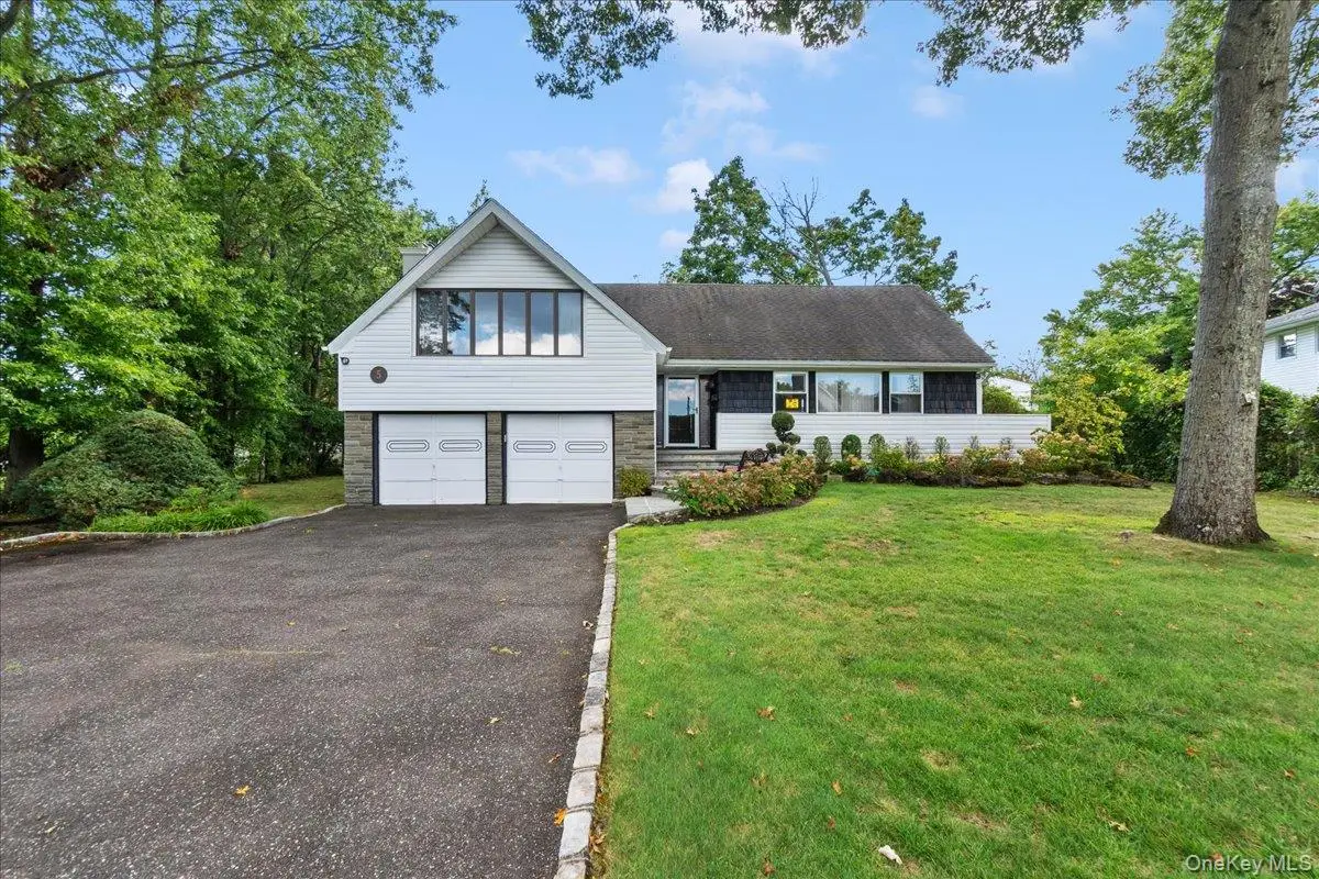 5 Woods Lane, Roslyn, NY 11576 - Image #1