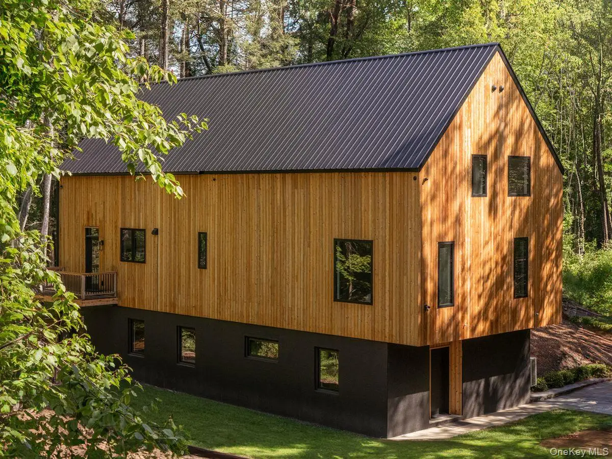 4 Sarah Court, Rhinebeck, NY 12572 - Image #1