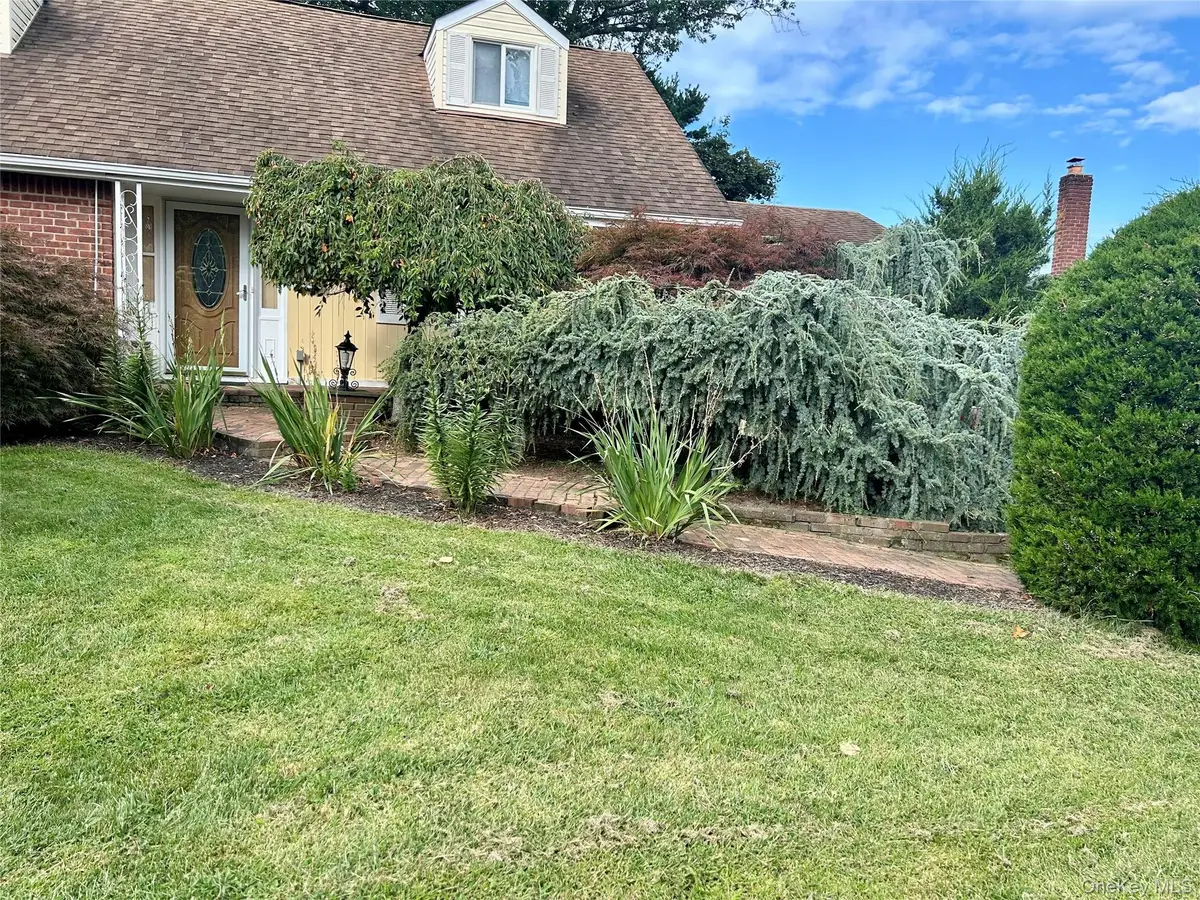 24 Grover Lane, East Northport, NY 11731 - Image #1