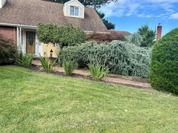 24 Grover Lane, East Northport, NY 11731