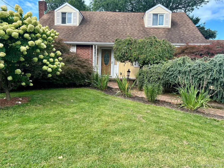 24 Grover Lane, East Northport, NY 11731 - Image #3