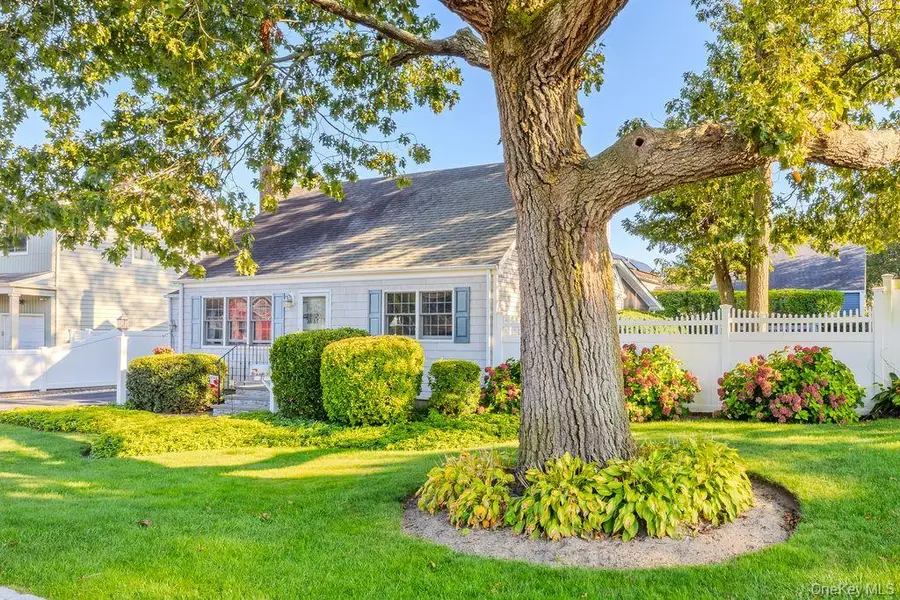 37 Newark Street, Lindenhurst, NY 11757 - Image #3