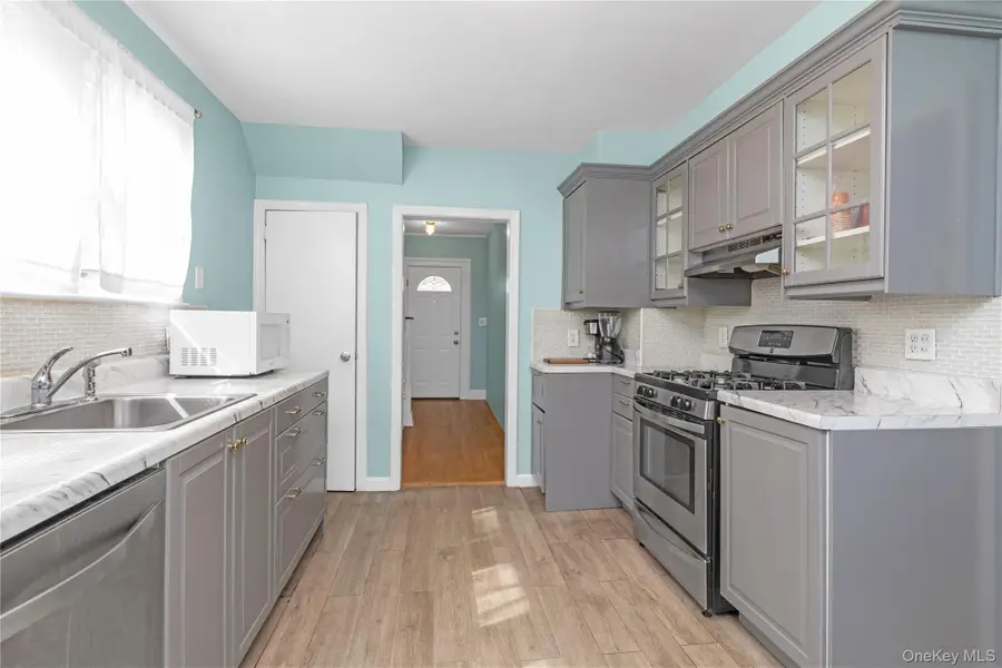 24 Walnut Street, Westbury, NY 11590 - Image #2