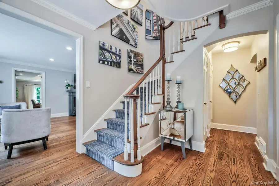 11 Middle Road, Sands Point, NY 11050 - Image #3