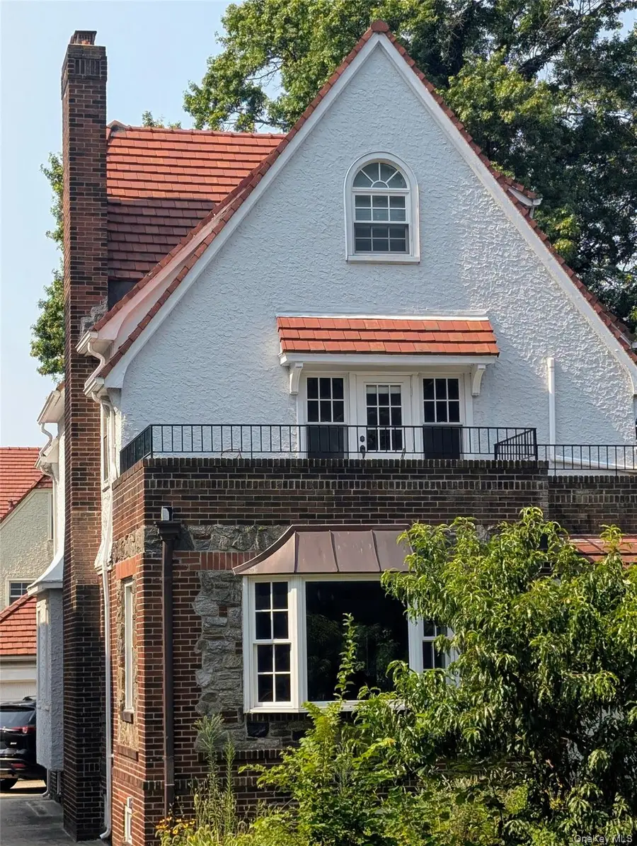 7212 Harrow Street, Forest Hills, NY 11375 - Image #2