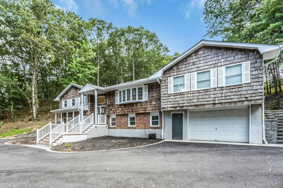 334 Bread And Cheese Hollow Road, Northport, NY 11768 - Image #3