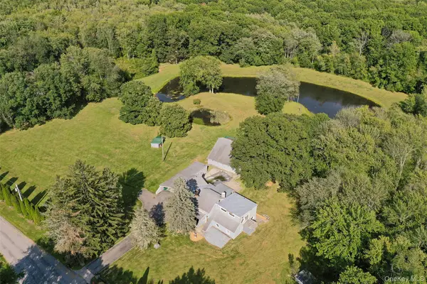 89 Deer Pond Road, Verbank, NY 12585