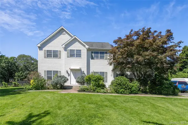 5 Naomi Court, Melville, NY 11747