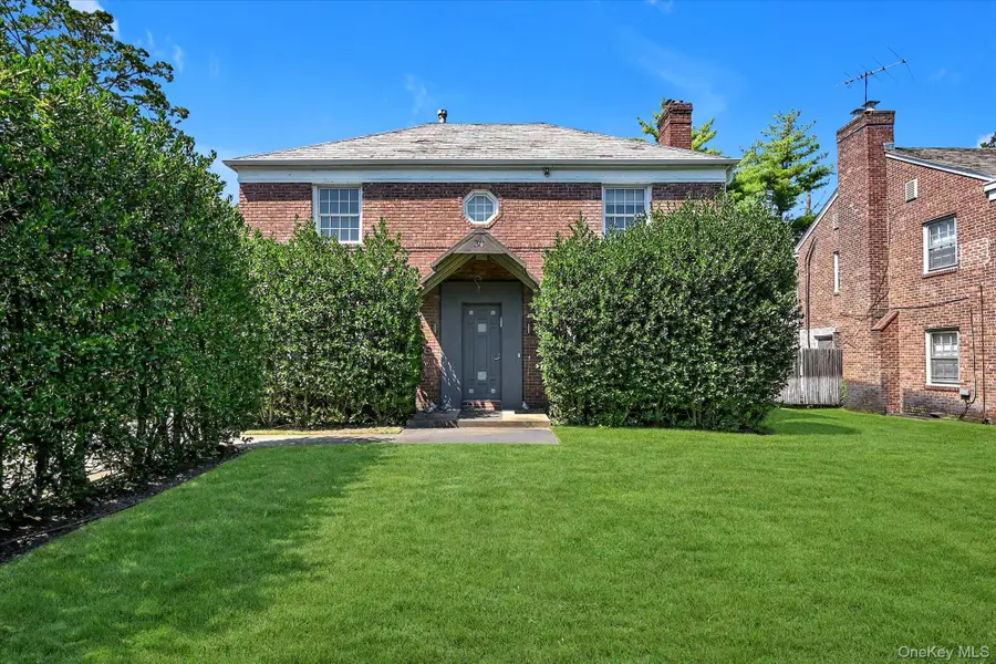 30 Beechwood Drive, Lawrence, NY 11559 - Image #2