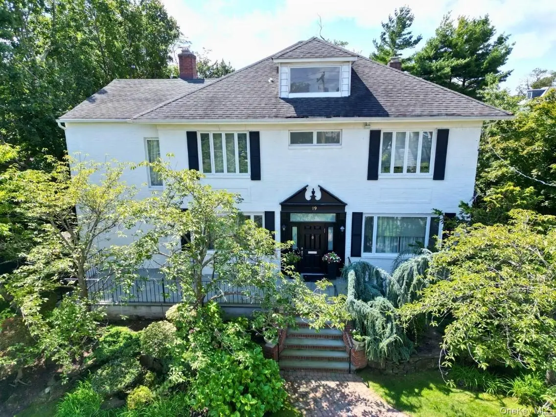 19 Margaret Avenue, Lawrence, NY 11559 - Image #1